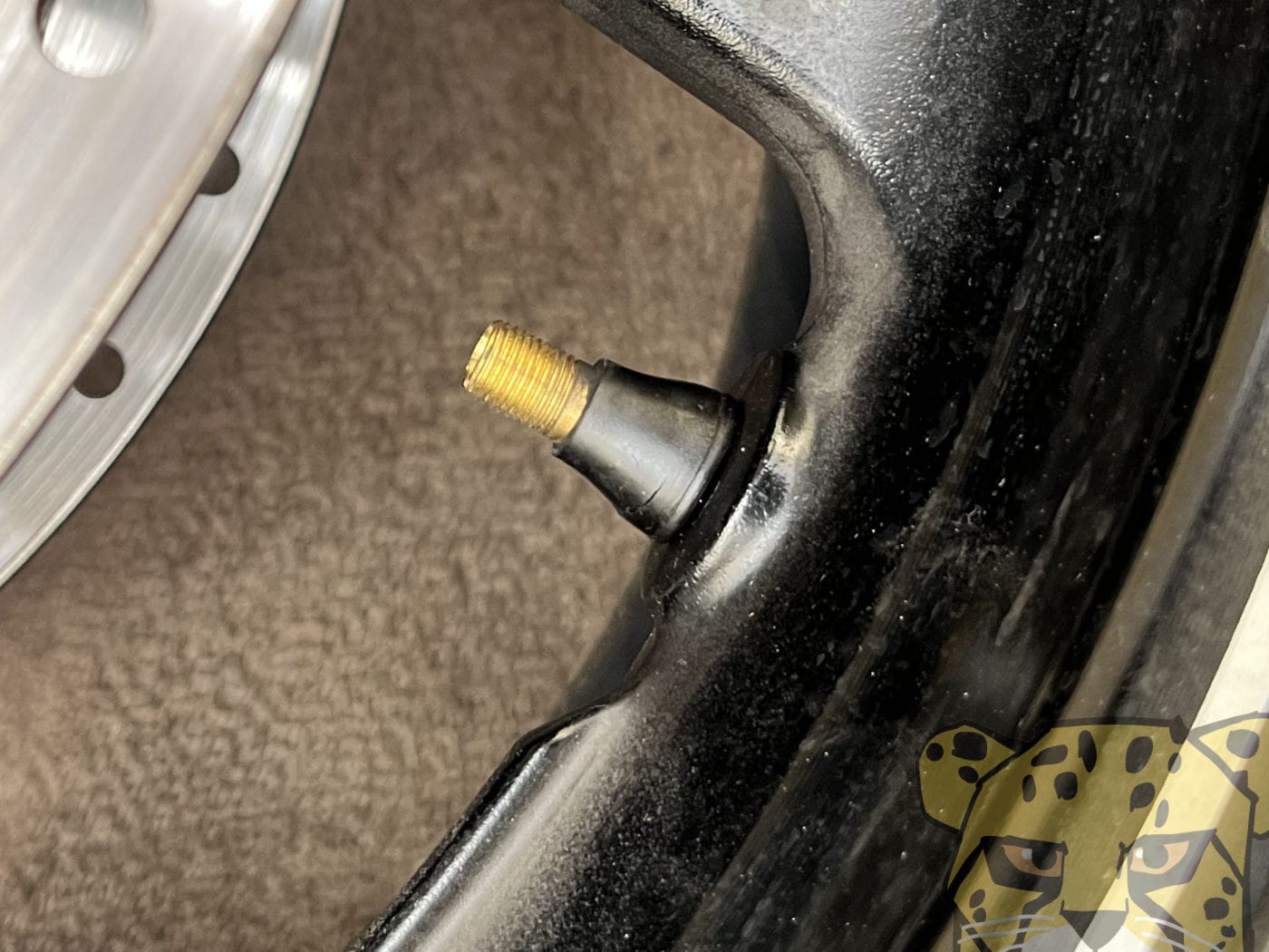 Biketirevalvereplace 1