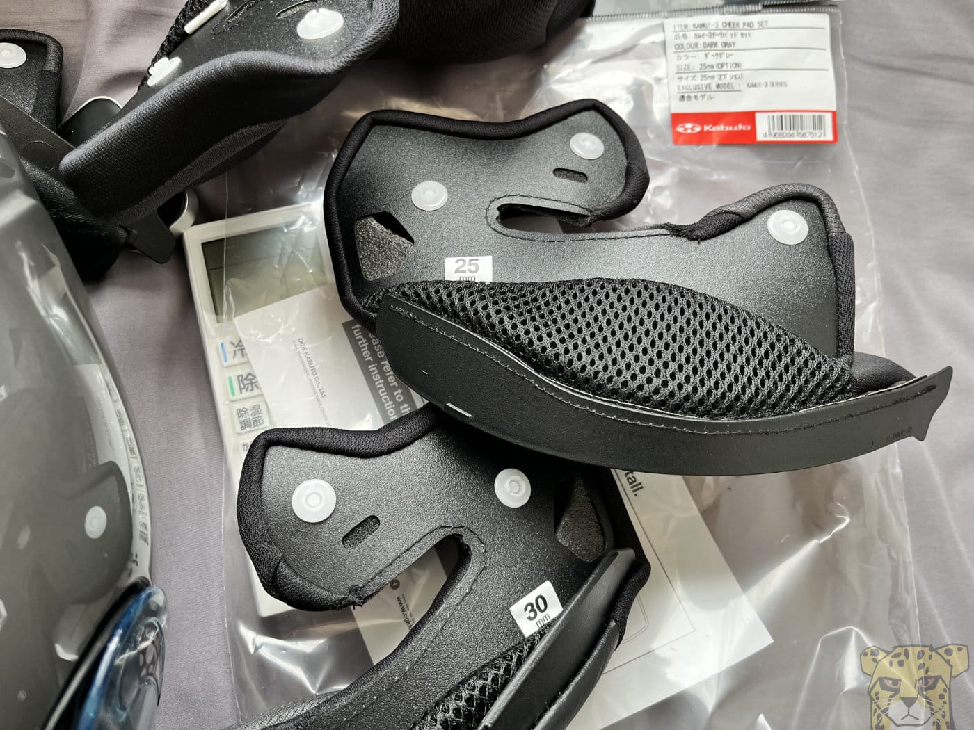 OGK_KAMUI3_cheekpad-1.jpg OGK KAMUI3 cheekpad 1