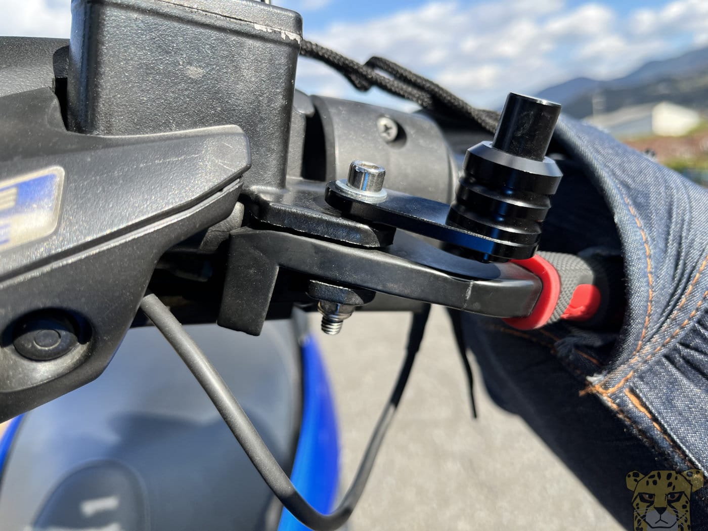 scooter_parkingbrake_install-1.jpg Scooter parkingbrake install 1