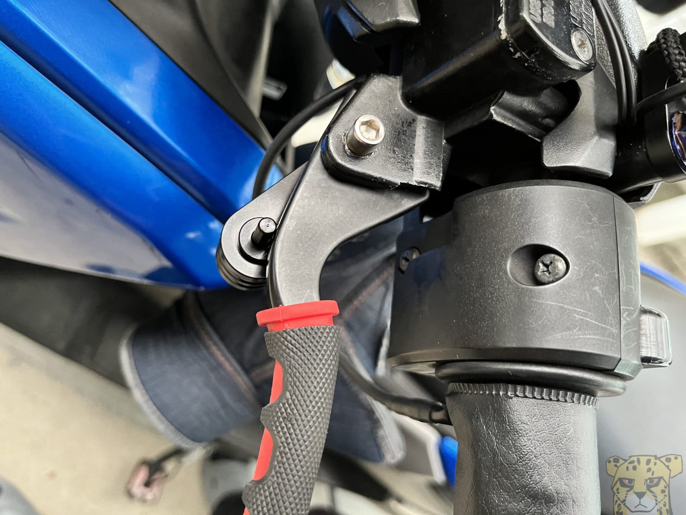 scooter_parkingbrake_install-3.jpg Scooter parkingbrake install 3