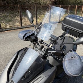 X FORCEにアクシスＺ用のロングスクリーンを取り付けて完璧に近づける