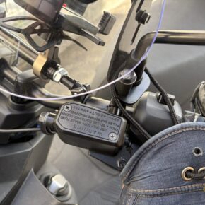 X FORCEの腐りきったブレーキフルードを交換する