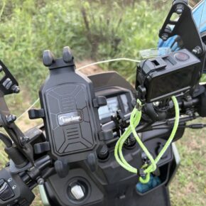 ハンドルバーに取り付けるヘルメットロックはデイトナのが使いやすくて良かった